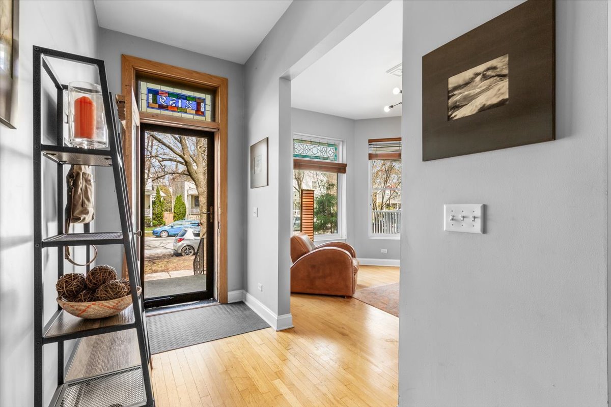 2159 W Wilson Avenue