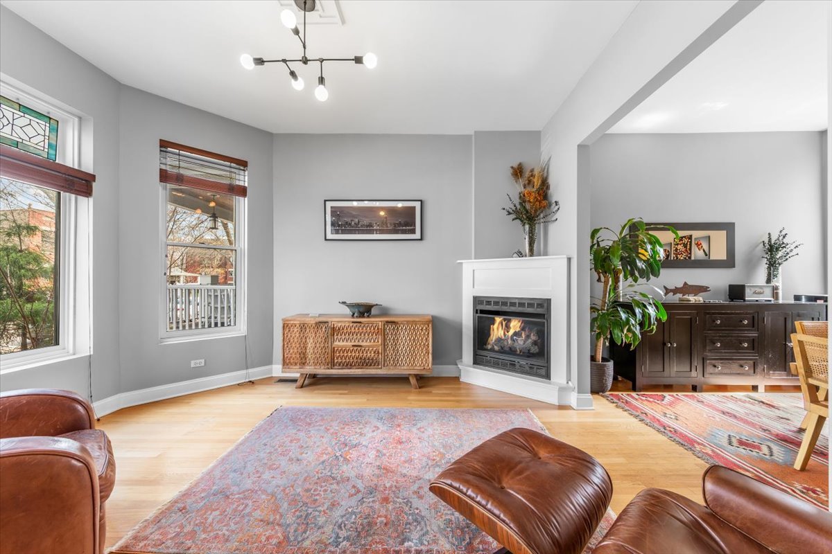 2159 W Wilson Avenue