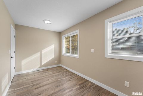 Tiny photo for 625 E HIGH Street, Davenport, IA 52803 (MLS # QC4269153)