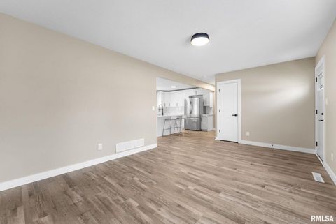 Tiny photo for 625 E HIGH Street, Davenport, IA 52803 (MLS # QC4269153)