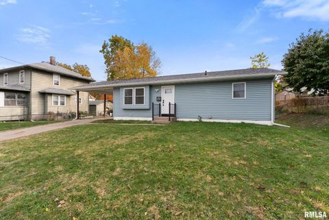 Tiny photo for 625 E HIGH Street, Davenport, IA 52803 (MLS # QC4269153)