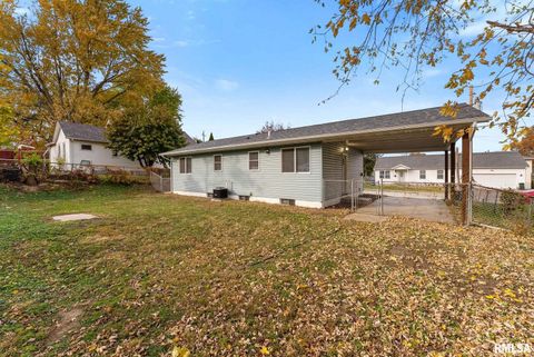 Tiny photo for 625 E HIGH Street, Davenport, IA 52803 (MLS # QC4269153)