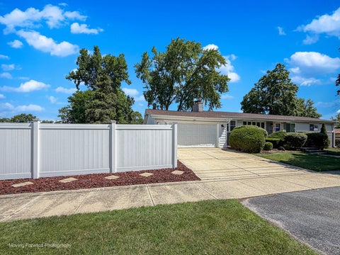 Tiny photo for 9840 Warren Street, Oak Lawn, IL 60453 (MLS # 12689951)
