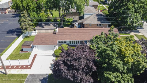 Tiny photo for 9840 Warren Street, Oak Lawn, IL 60453 (MLS # 12689951)