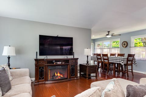 Tiny photo for 9840 Warren Street, Oak Lawn, IL 60453 (MLS # 12689951)