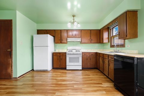 Tiny photo for 18031 65th Avenue, Tinley Park, IL 60477 (MLS # 12522058)