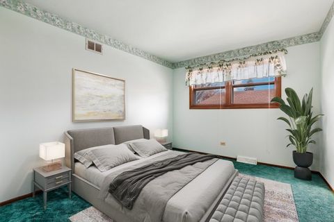 Tiny photo for 18031 65th Avenue, Tinley Park, IL 60477 (MLS # 12522058)