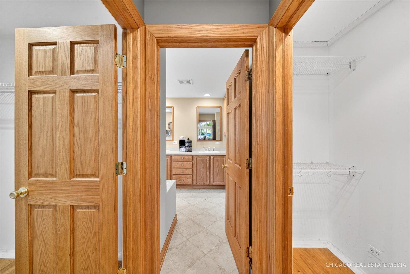 Naperville, Illinois 60540, United States, 4 Bedrooms Bedrooms, ,3 BathroomsBathrooms,Residential,Active,225303