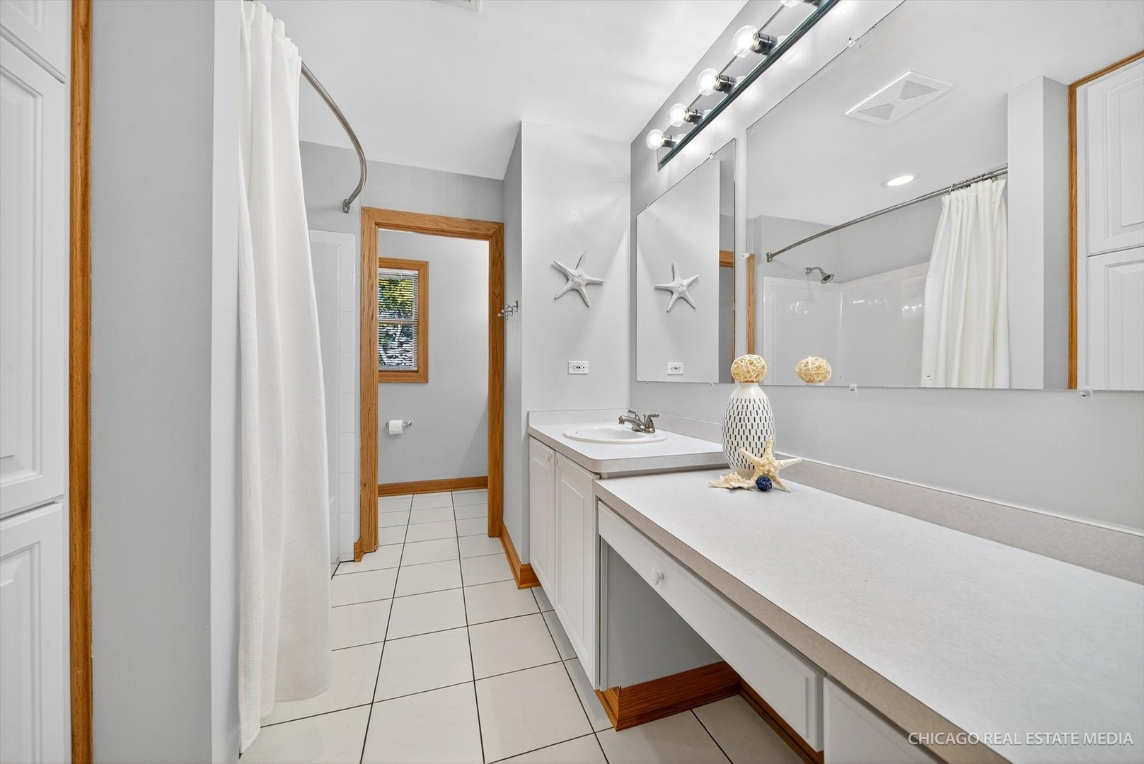 Naperville, Illinois 60540, United States, 4 Bedrooms Bedrooms, ,3 BathroomsBathrooms,Residential,Active,225303