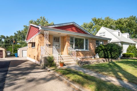 Tiny photo for 493 W Avery Street, Elmhurst, IL 60126 (MLS # 12468124)