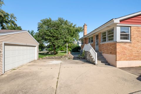 Tiny photo for 493 W Avery Street, Elmhurst, IL 60126 (MLS # 12468124)