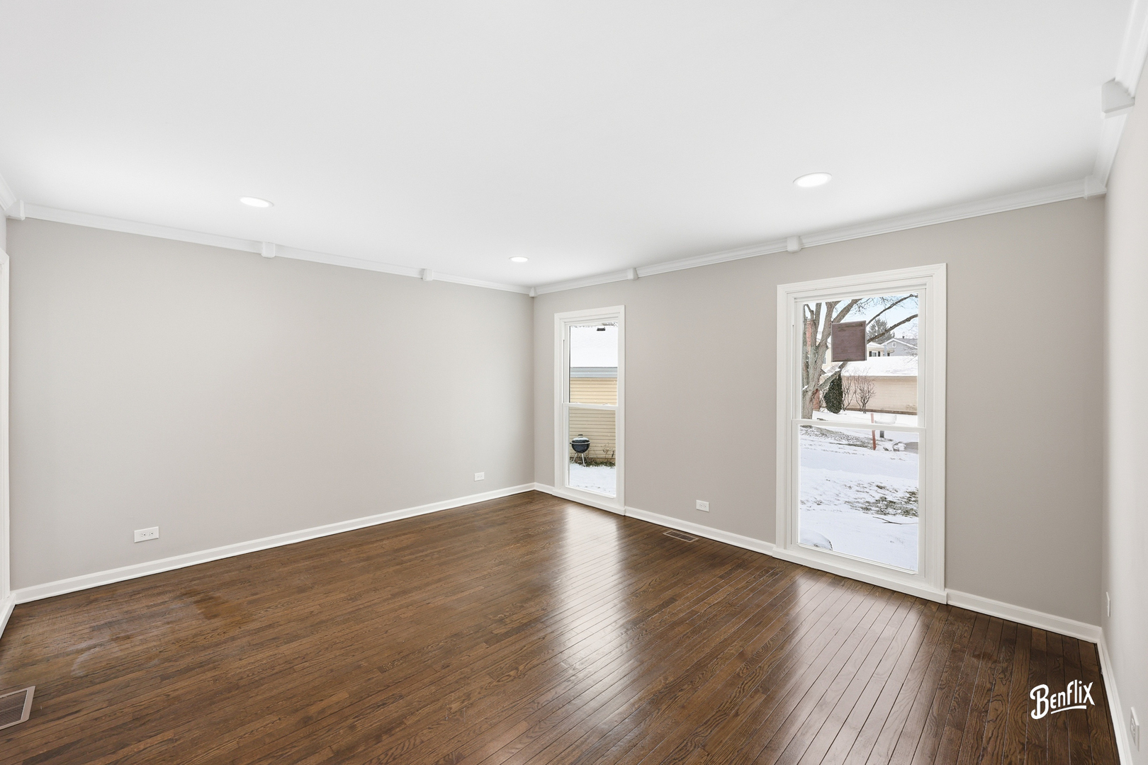 1005 Cooper Court