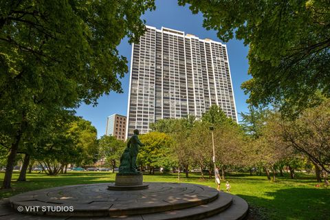 2800 N Lake Shore Drive 909 Chicago IL 60657