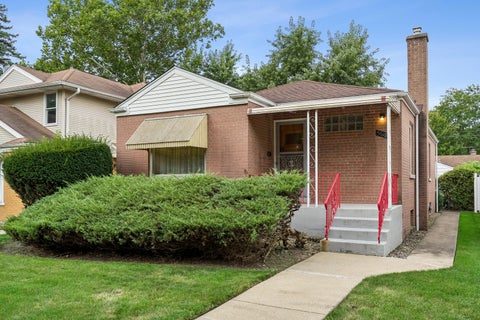 Photo of 5618 N Kenneth Avenue, Chicago, IL 60646 (MLS # 12748743)