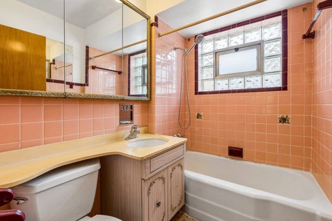 Tiny photo for 5618 N Kenneth Avenue, Chicago, IL 60646 (MLS # 12748743)