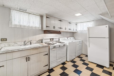 Tiny photo for 5618 N Kenneth Avenue, Chicago, IL 60646 (MLS # 12748743)