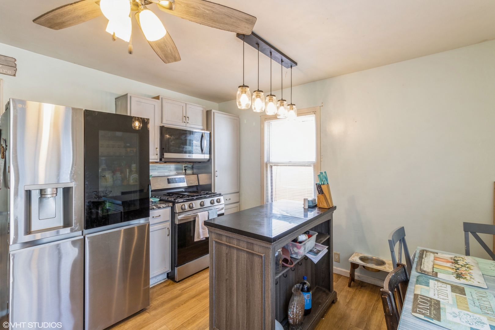 4 E Streamwood Boulevard