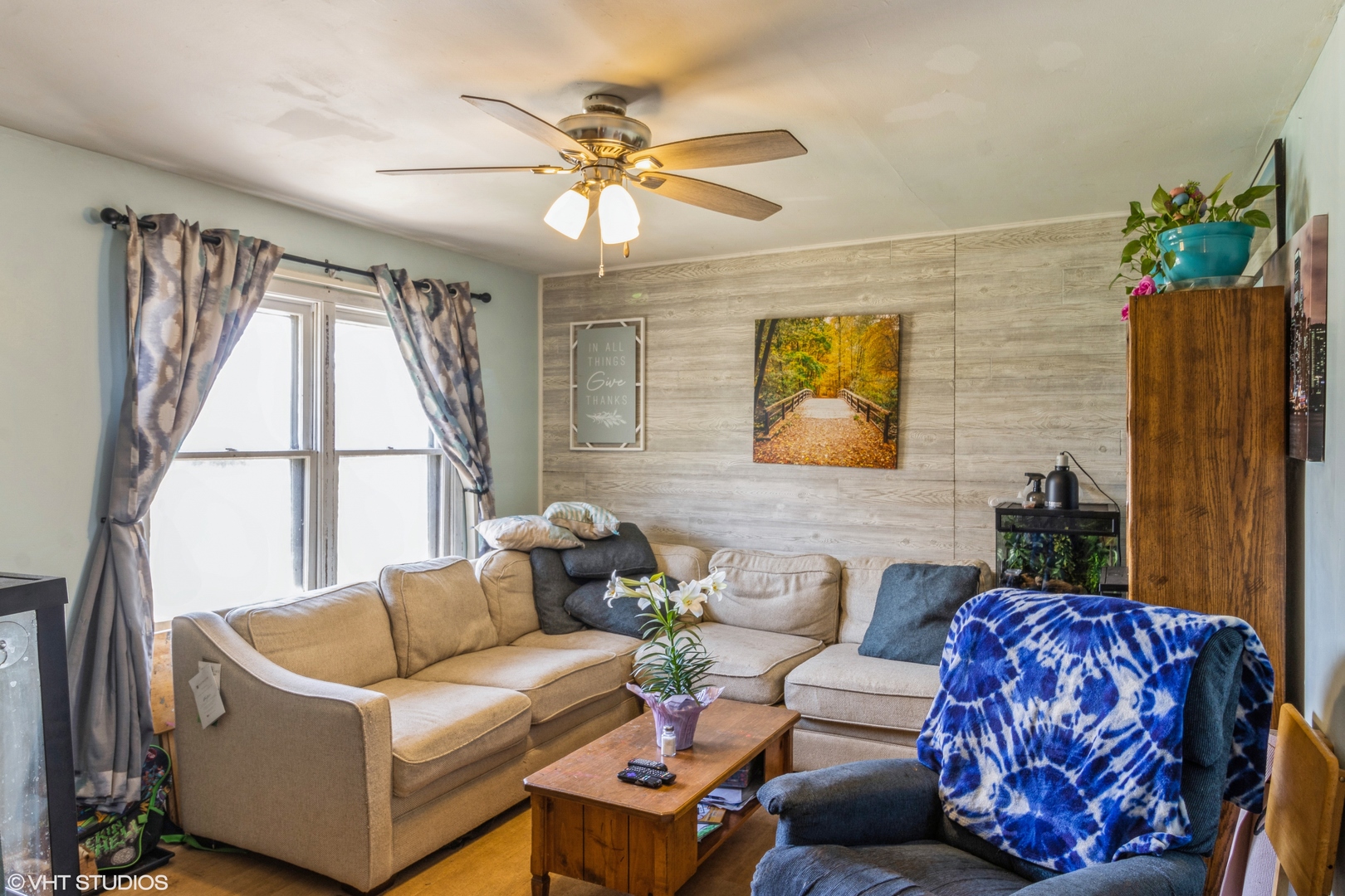 4 E Streamwood Boulevard