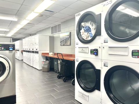 Tiny photo for 6033 N SHERIDAN Road #27C, Chicago, IL 60660 (MLS # 12418585)