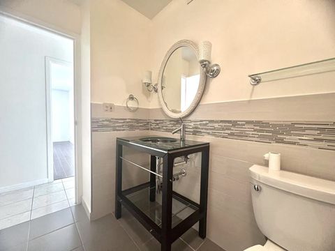 Tiny photo for 6033 N SHERIDAN Road #27C, Chicago, IL 60660 (MLS # 12418585)