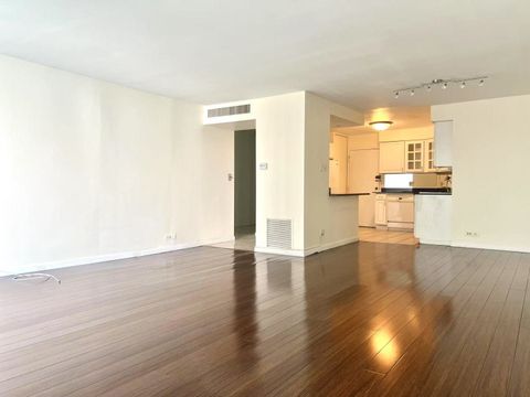 Tiny photo for 6033 N SHERIDAN Road #27C, Chicago, IL 60660 (MLS # 12418585)
