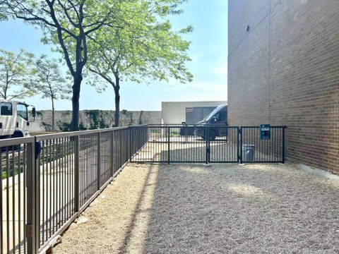Tiny photo for 6033 N SHERIDAN Road #27C, Chicago, IL 60660 (MLS # 12418585)