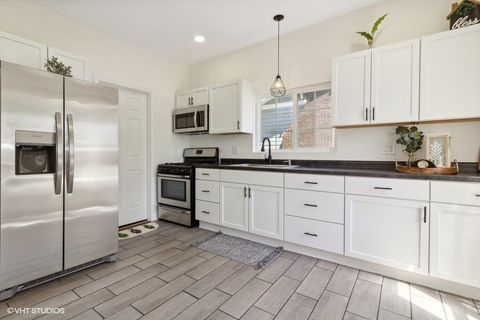 Tiny photo for 1108 Oakland Avenue, Joliet, IL 60435 (MLS # 12437578)