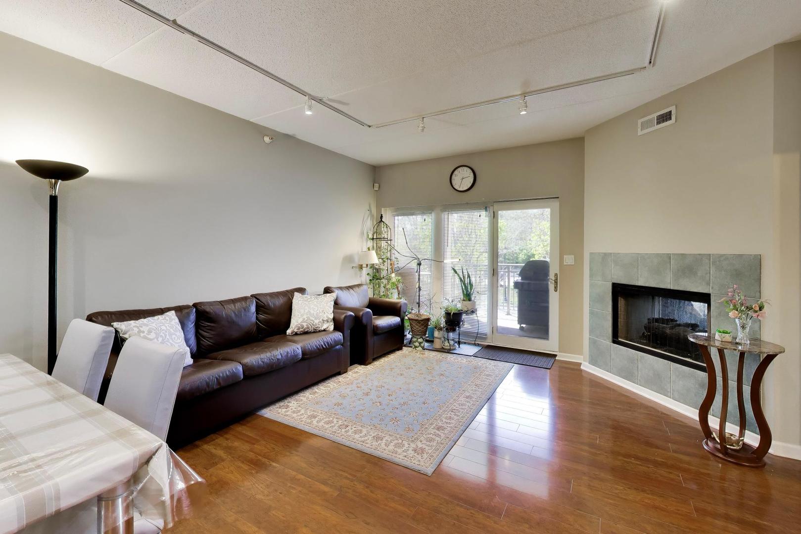 445 Village Green 207