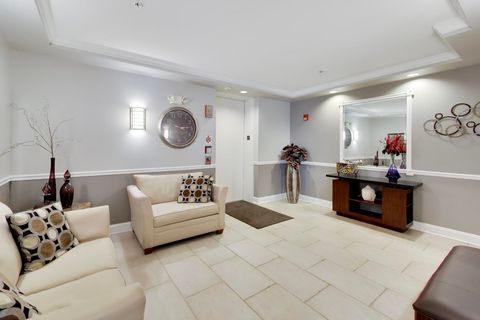 Tiny photo for 445 Village Green #207, Lincolnshire, IL 60069 (MLS # 12622872)
