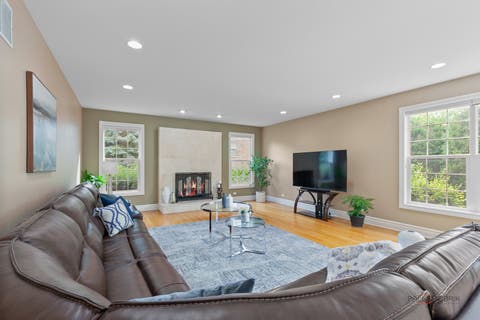 Tiny photo for 312 Camargo Court, Vernon Hills, IL 60061 (MLS # 12694686)