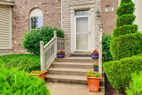 Tiny photo for 312 Camargo Court, Vernon Hills, IL 60061 (MLS # 12694686)