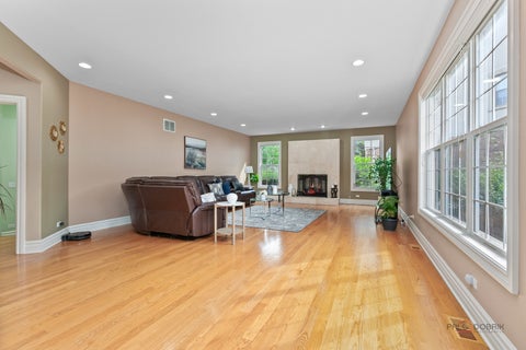 Tiny photo for 312 Camargo Court, Vernon Hills, IL 60061 (MLS # 12694686)
