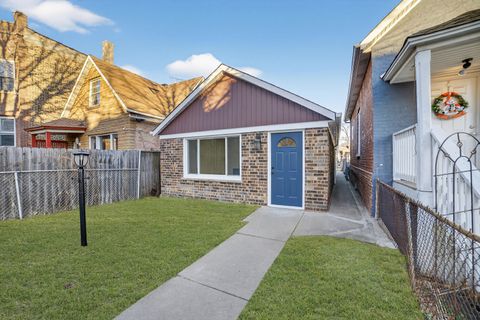 Tiny photo for 525 N Springfield Avenue, Chicago, IL 60624 (MLS # 12571042)