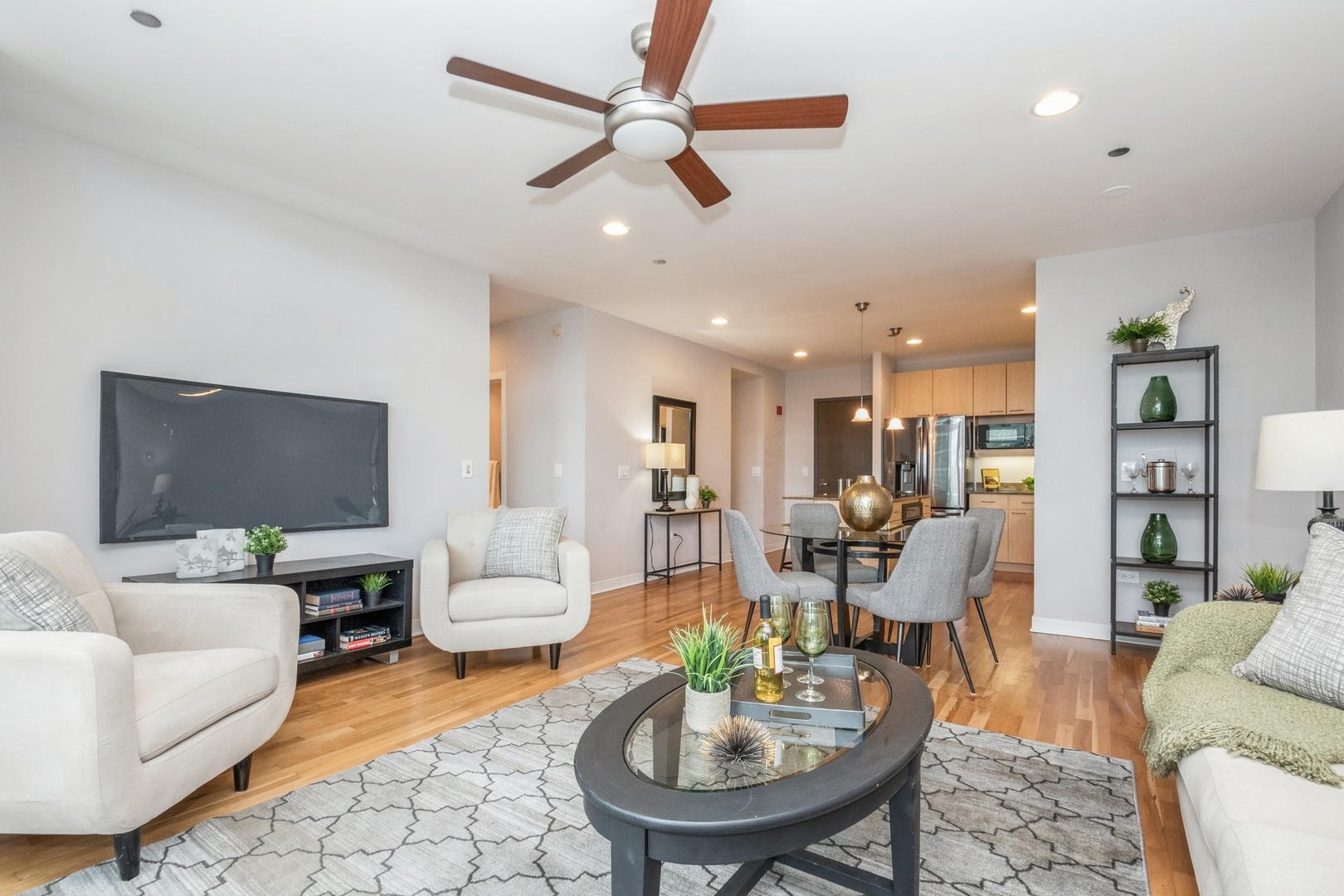 737 W Washington Boulevard 1804