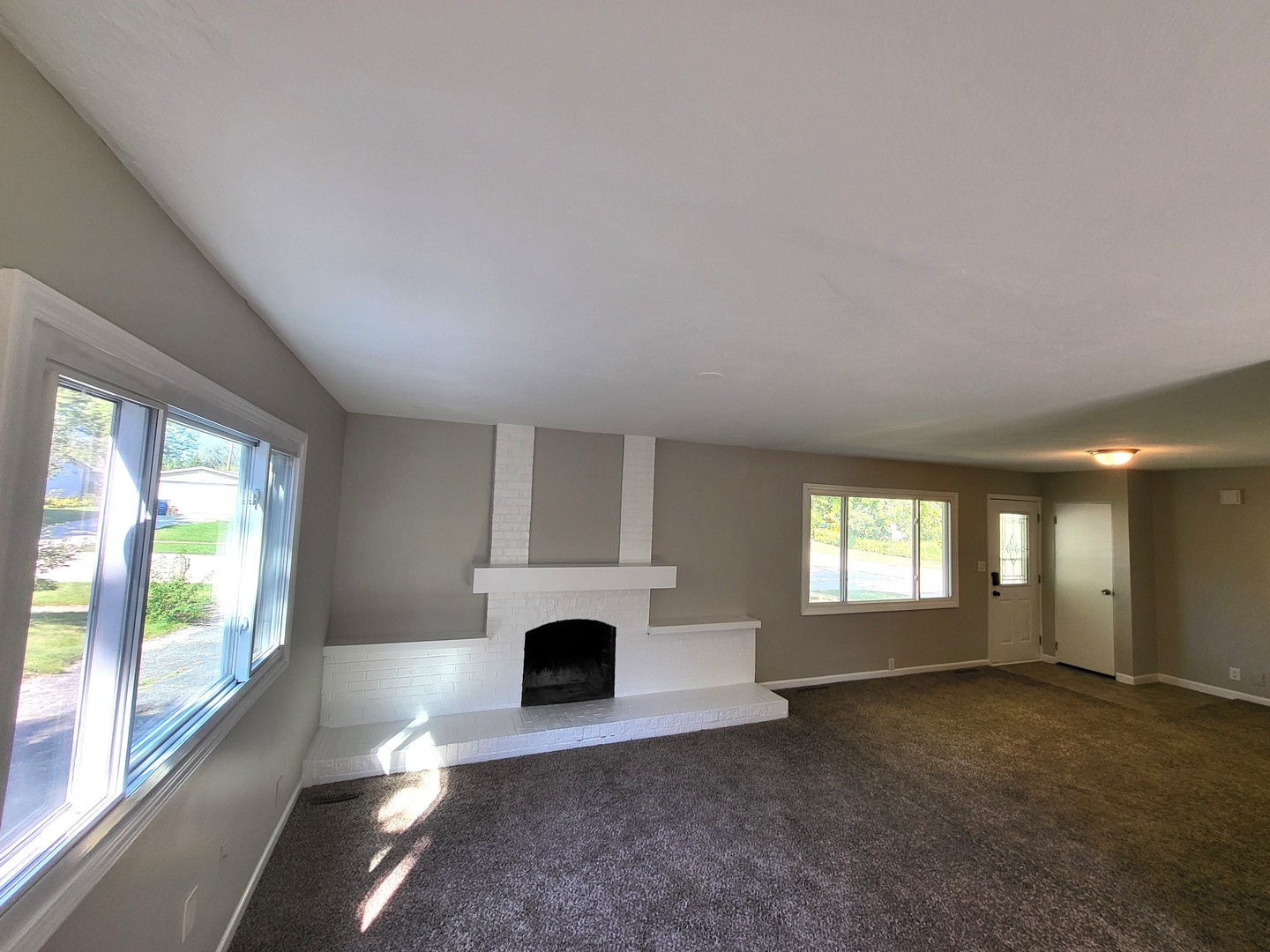 18455 W Meadow Lane