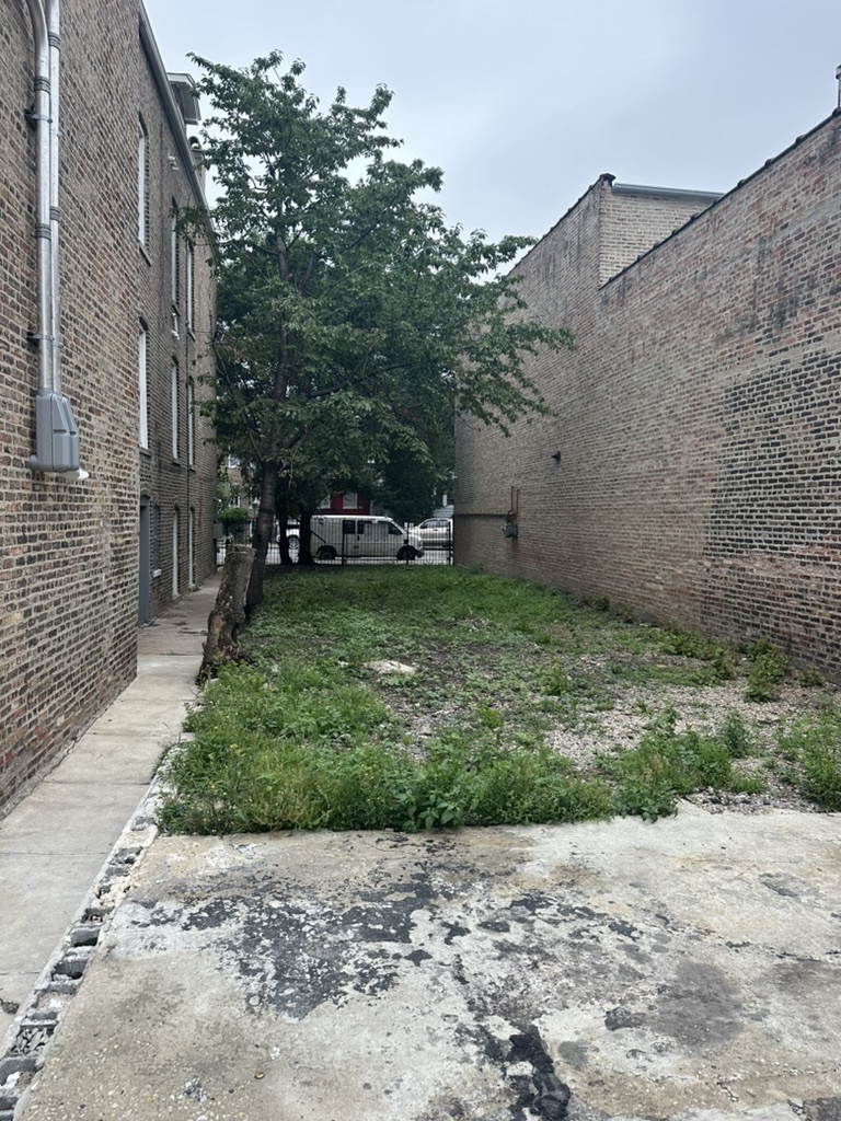 2444 S Kedzie Avenue