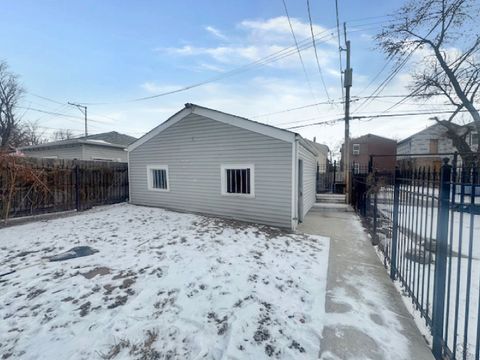 Tiny photo for 913 N Kedvale Avenue, Chicago, IL 60651 (MLS # 12566361)