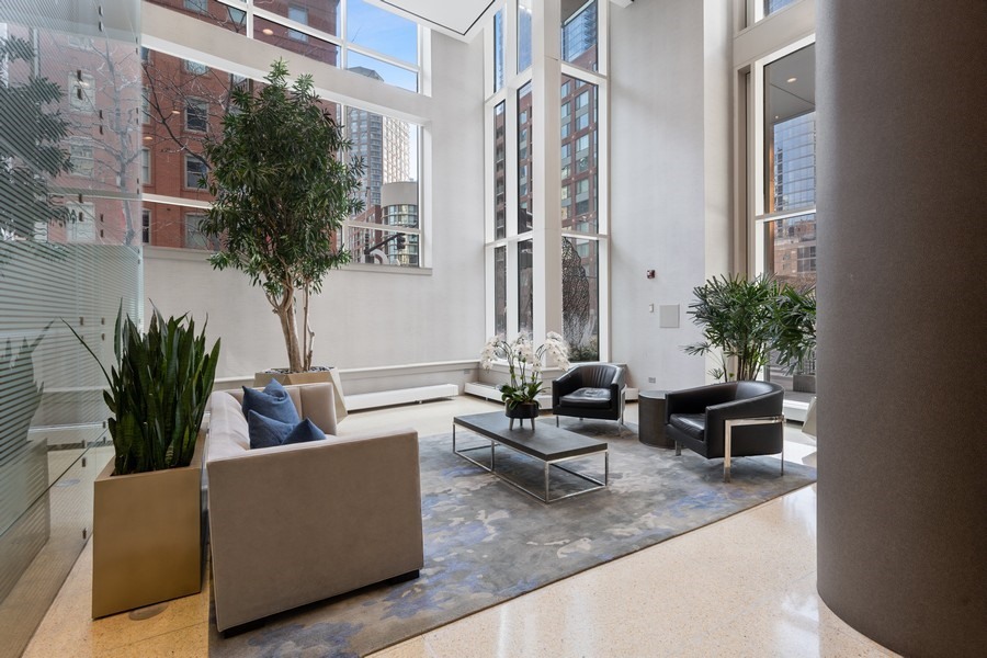 505 N McClurg Court 2605