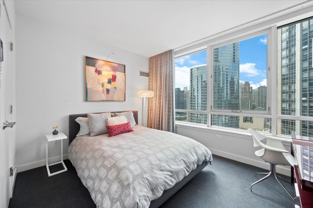 Chicago, Illinois 60611, United States, 2 Bedrooms Bedrooms, ,2 BathroomsBathrooms,Residential,Active,226840