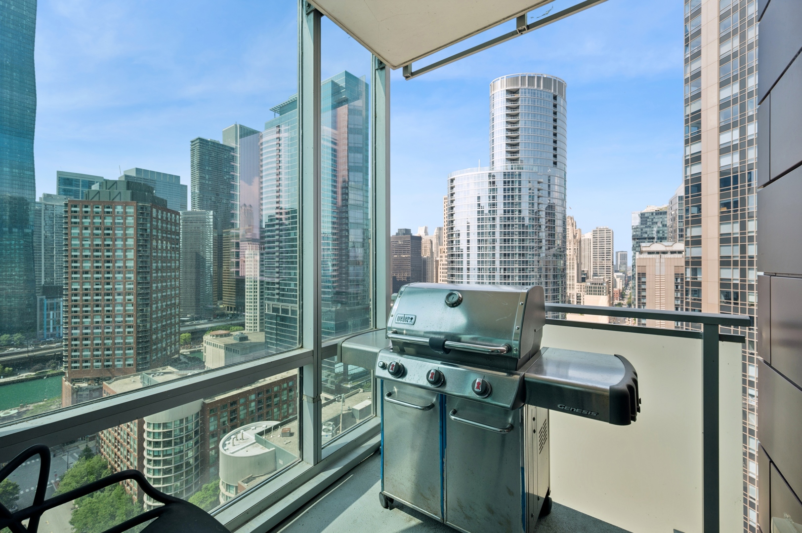 Chicago, Illinois 60611, United States, 2 Bedrooms Bedrooms, ,2 BathroomsBathrooms,Residential,Active,226840