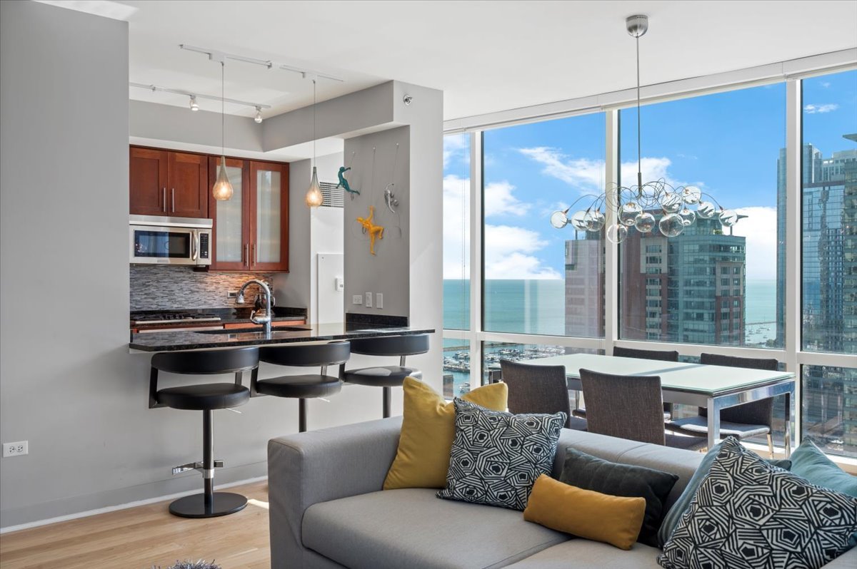 Chicago, Illinois 60611, United States, 2 Bedrooms Bedrooms, ,2 BathroomsBathrooms,Residential,Active,226840