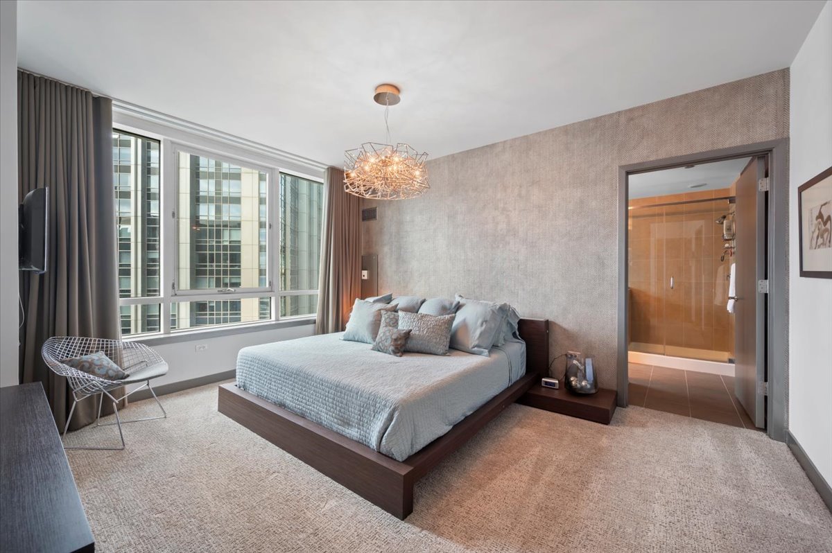 Chicago, Illinois 60611, United States, 2 Bedrooms Bedrooms, ,2 BathroomsBathrooms,Residential,Active,226840