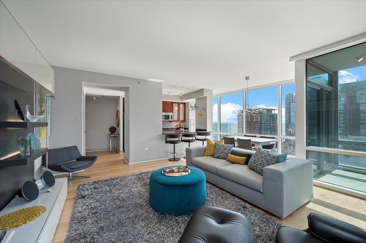 Chicago, Illinois 60611, United States, 2 Bedrooms Bedrooms, ,2 BathroomsBathrooms,Residential,Active,226840