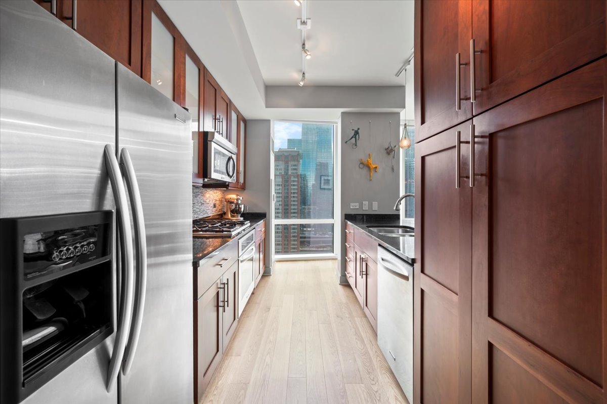 Chicago, Illinois 60611, United States, 2 Bedrooms Bedrooms, ,2 BathroomsBathrooms,Residential,Active,226840