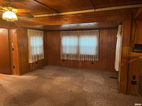 Tiny photo for 1000 DOVER Street, Centralia, IL 62801 (MLS # EB460523)