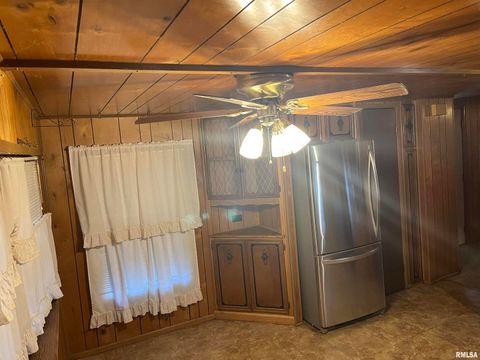 Tiny photo for 1000 DOVER Street, Centralia, IL 62801 (MLS # EB460523)