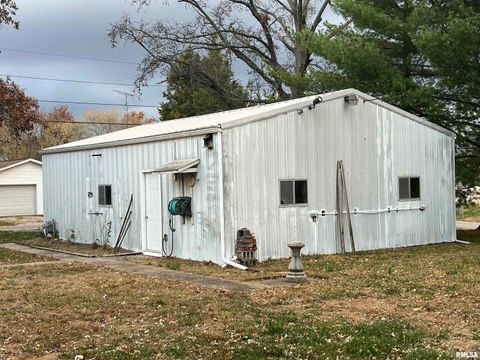 Tiny photo for 1000 DOVER Street, Centralia, IL 62801 (MLS # EB460523)