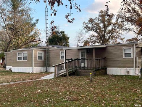 Tiny photo for 1000 DOVER Street, Centralia, IL 62801 (MLS # EB460523)