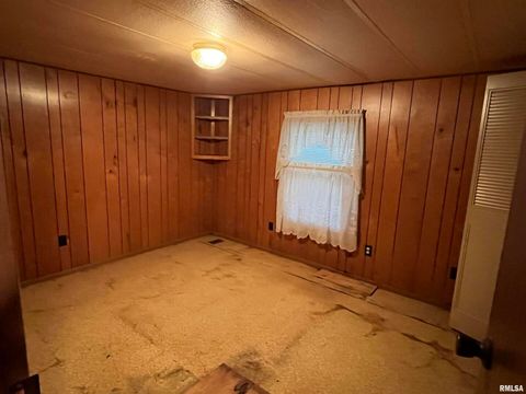 Tiny photo for 1000 DOVER Street, Centralia, IL 62801 (MLS # EB460523)