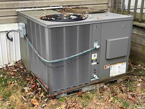 Tiny photo for 1000 DOVER Street, Centralia, IL 62801 (MLS # EB460523)